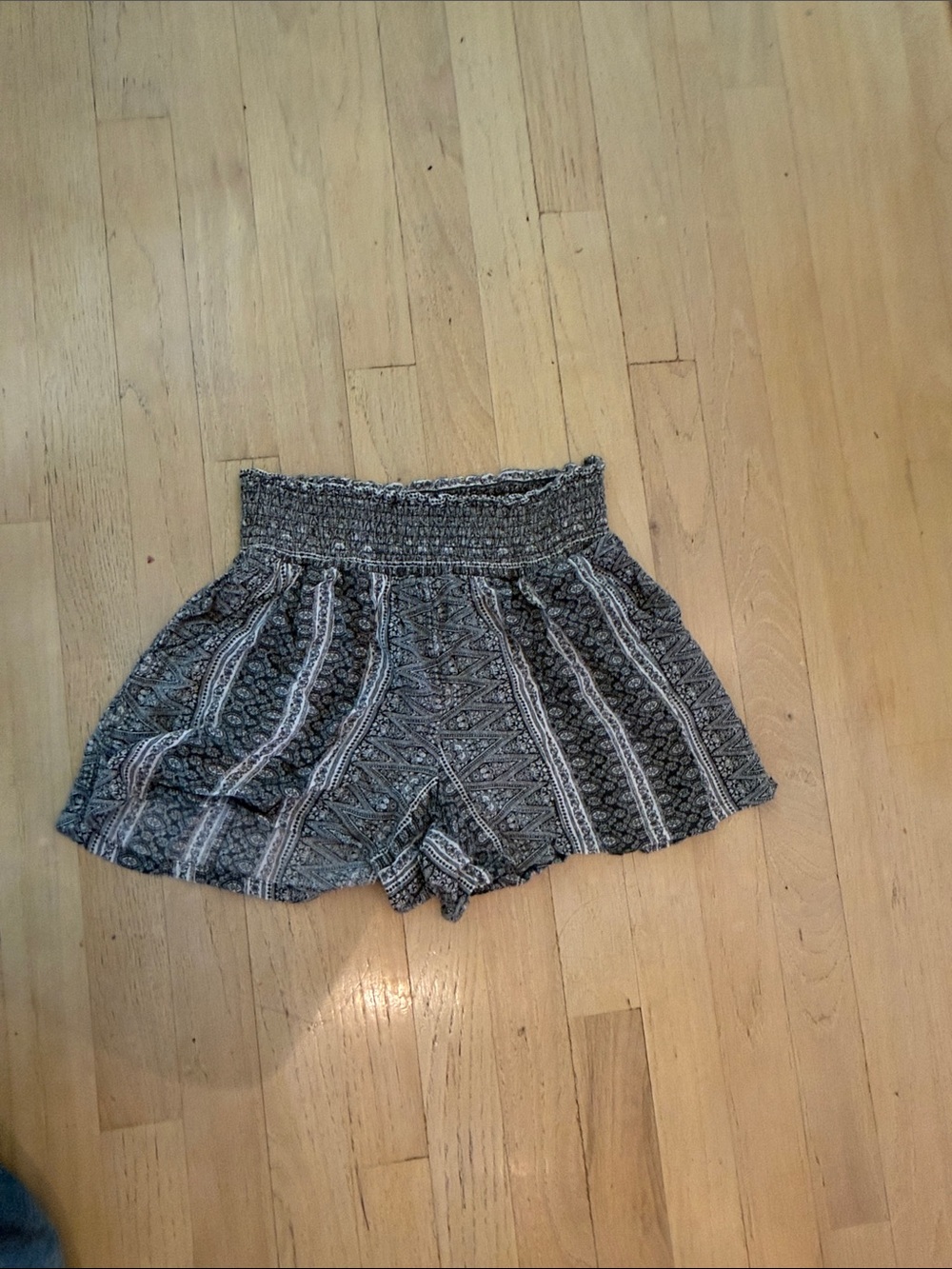 Kingston Grey Green & White Smocked Waist Printed Women’s Shorts